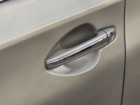 Used 2018 Toyota Avalon Limited image 43