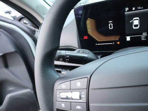 New 2025 Kia K4 LXS image 34