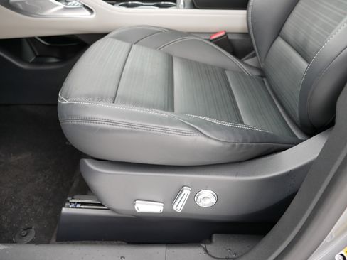 Used 2025 Lincoln Nautilus Reserve image 20