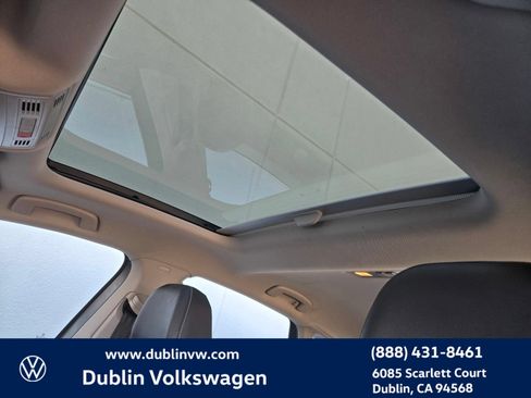 Certified 2025 Volkswagen Jetta SE FWD image 17