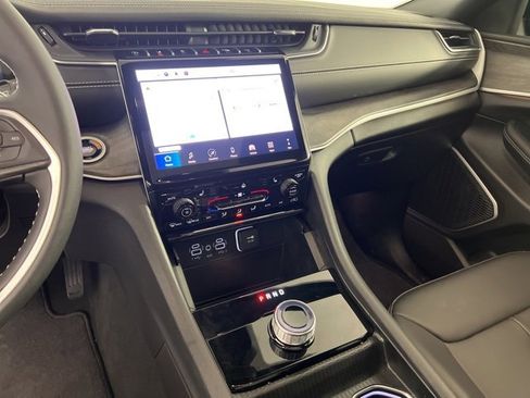 New 2025 Jeep Grand Cherokee L Limited w/ Trailer Tow Package image 25