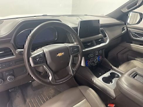 Used 2022 Chevrolet Suburban LT RWD image 13