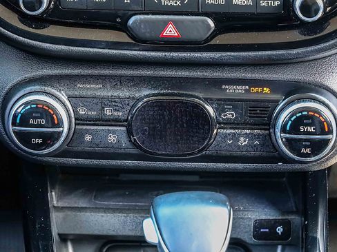 Certified 2023 Kia Soul GT-Line FWD image 12