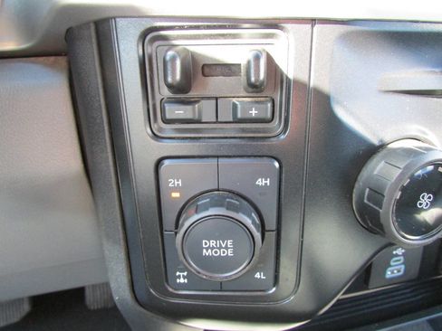 Used 2025 Ford F350 XLT image 28
