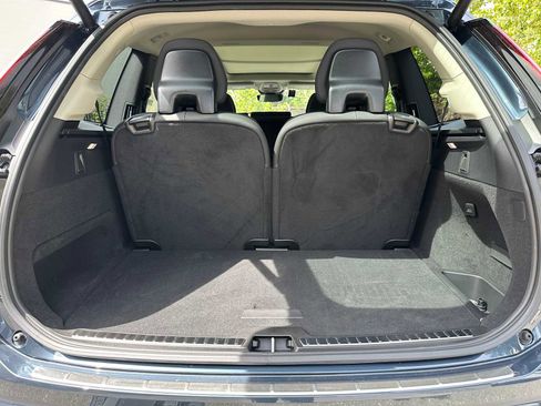 New 2025 Volvo XC90 B5 Core w/ Protection Package Premier image 14