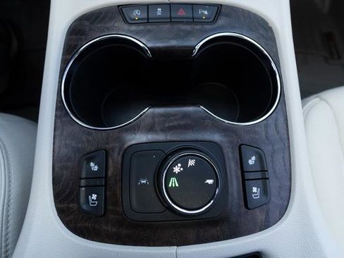 Used 2022 GMC Acadia Denali w/ Denali Ultimate Package image 22