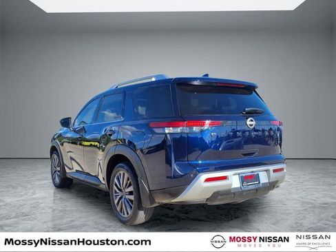 Certified 2023 Nissan Pathfinder SL w/ SL Premium Package image 2