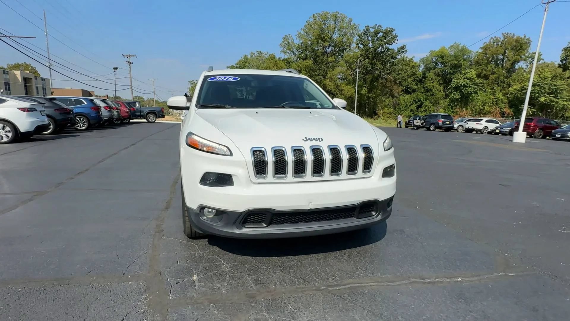 Used 2016 Jeep Cherokee Latitude FWD image 5