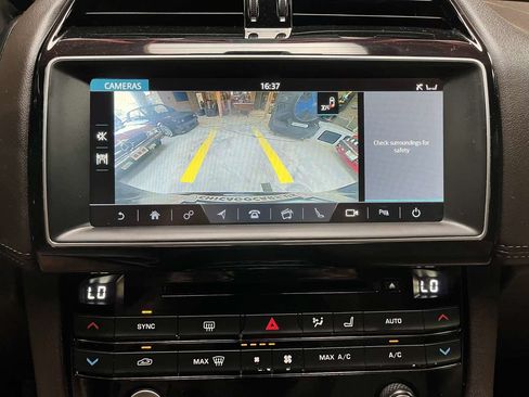 Used 2017 Jaguar F-PACE Prestige AWD/4WD image 15