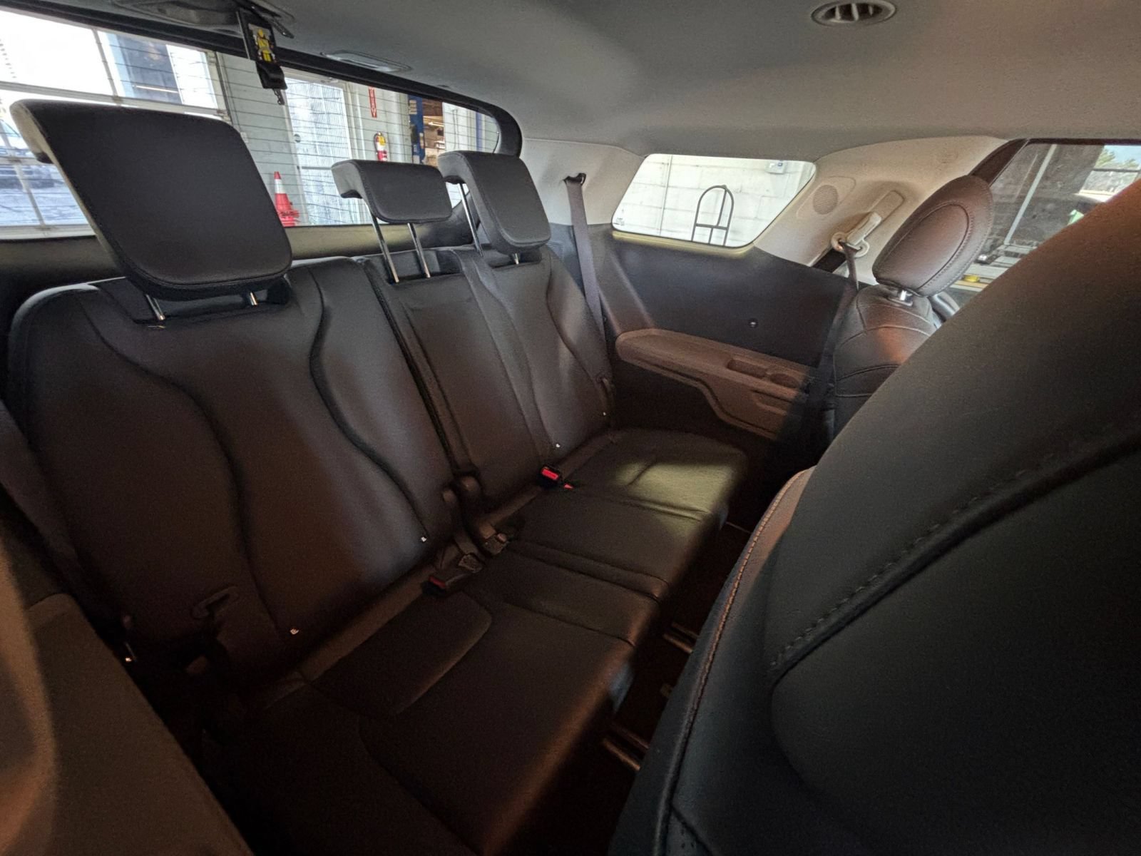 Used 2026 Kia Carnival FWD image 30