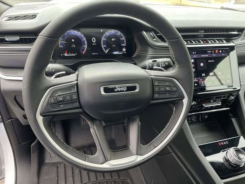 Used 2025 Jeep Grand Cherokee L Laredo w/ Luxury Tech Group I image 16