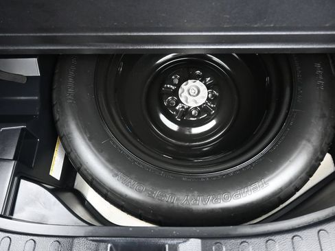 Used 2018 Toyota RAV4 Limited AWD/4WD image 49