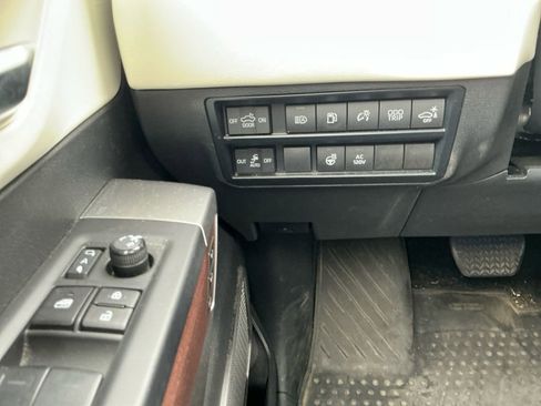 Used 2023 Toyota Tundra Capstone image 23