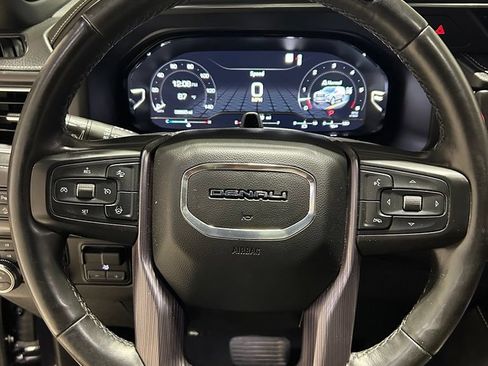 Used 2023 GMC Yukon Denali Ultimate AWD/4WD image 15