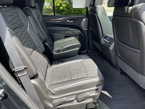 Used 2021 Cadillac Escalade Sport Platinum AWD/4WD image 15