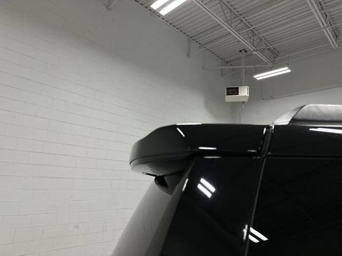 Used 2019 GMC Yukon SLT w/ Graphite Performance Edition AWD/4WD image 25