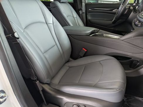 Used 2023 Buick Enclave Essence w/ Experience Buick Package FWD image 20