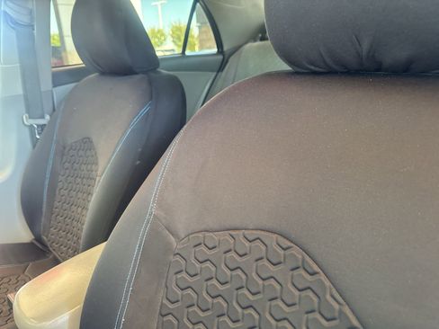 Used 2010 Toyota Corolla image 8