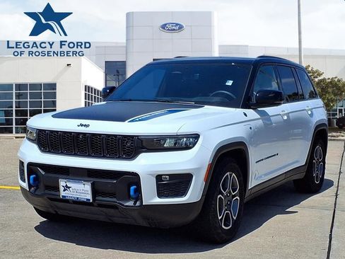 Used 2022 Jeep Grand Cherokee Trailhawk w/ Advanced Protech Group II AWD/4WD image 1