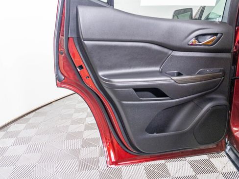 Used 2019 GMC Acadia SLT image 41