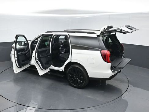Certified 2025 Ford Expedition Platinum w/ Stealth Appearance Package AWD/4WD image 62