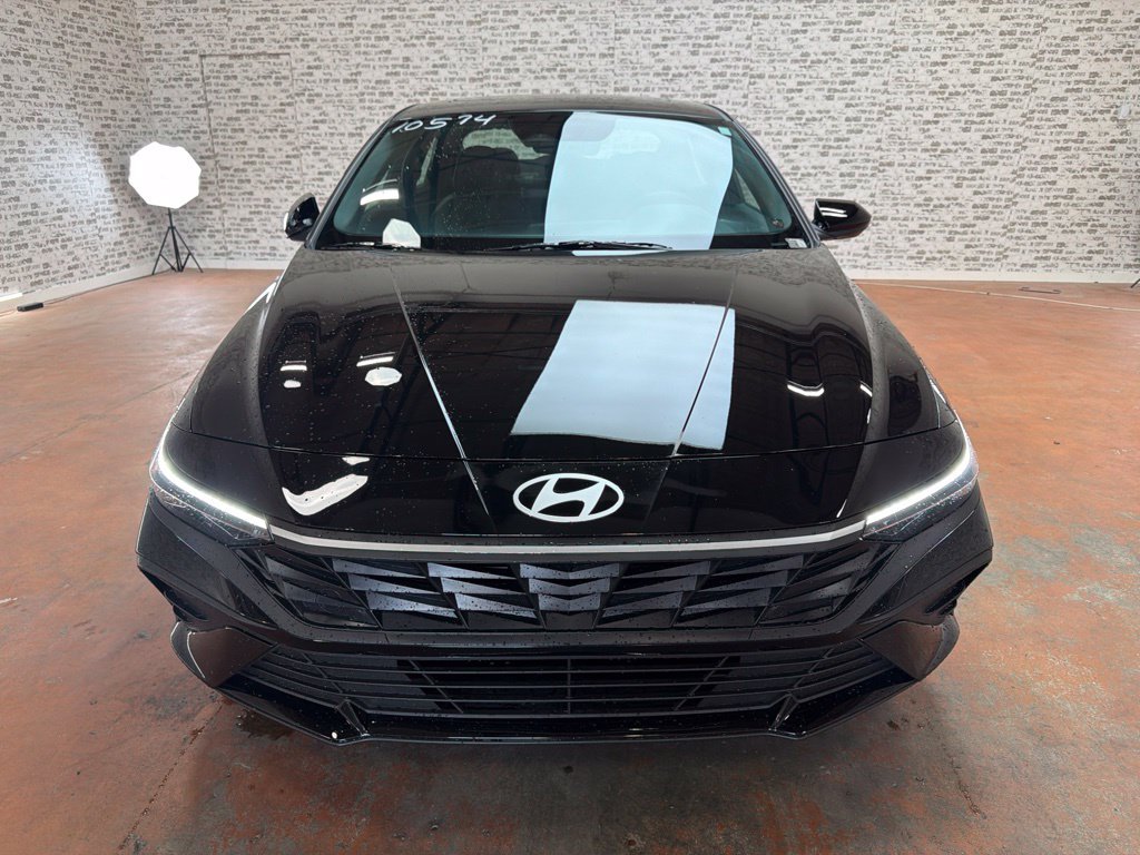 New 2026 Hyundai Elantra SEL Sport FWD image 2