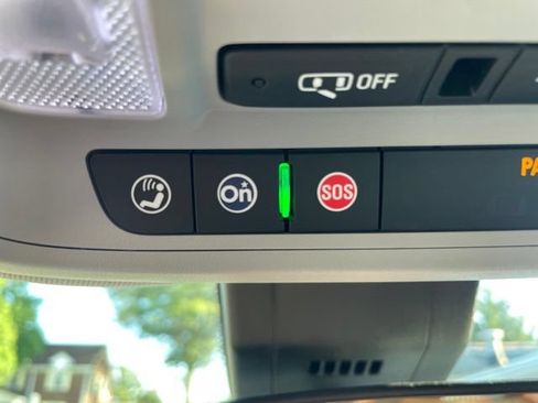 Used 2020 Chevrolet Equinox LT FWD image 28