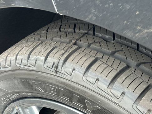 Certified 2023 Chevrolet Equinox RS FWD image 10