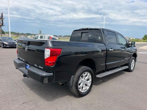 Used 2017 Nissan Titan SL AWD/4WD image 5