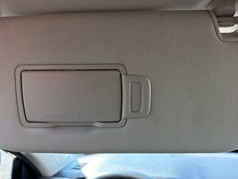 Used 2025 Nissan Pathfinder Platinum FWD image 30