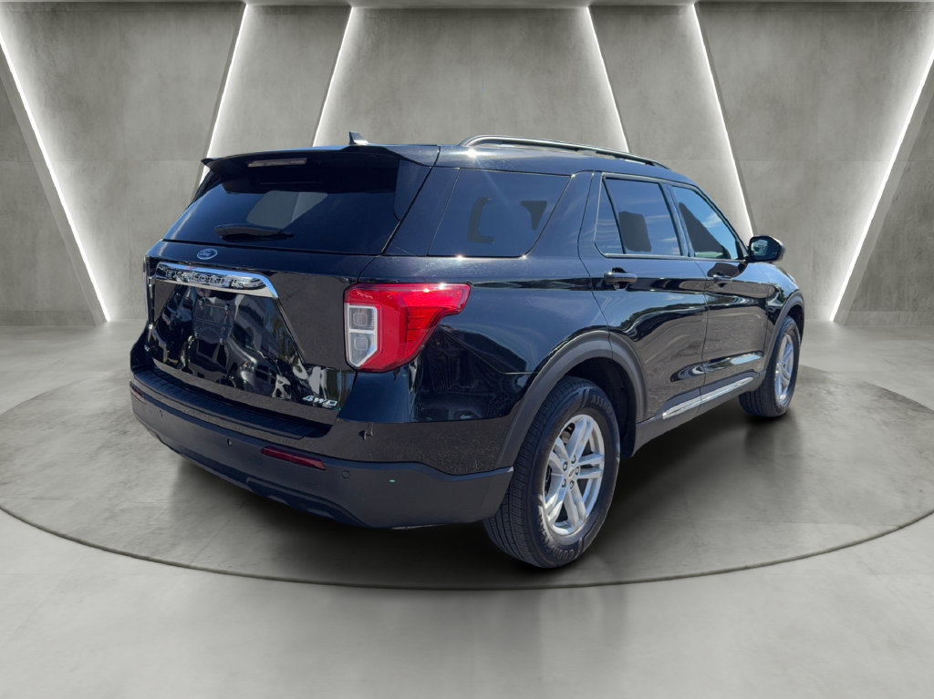 Used 2022 Ford Explorer XLT AWD/4WD image 7