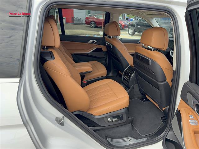 Used 2024 BMW X7 xDrive40i w/ Premium Package AWD/4WD image 25