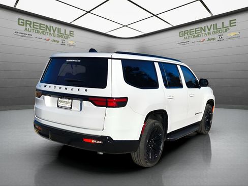 Used 2024 Jeep Wagoneer Series II RWD image 9
