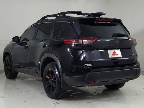 Certified 2025 Nissan Rogue SV image 5