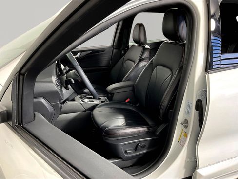 Used 2025 Ford Escape ST-Line Elite w/ Premium Technology Package AWD/4WD image 21
