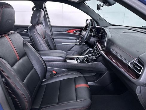 Used 2024 Chevrolet Traverse RS image 29