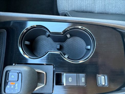 Used 2023 Nissan Rogue SV image 10