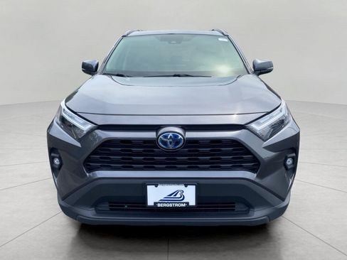 Used 2022 Toyota RAV4 XLE Premium AWD/4WD image 4
