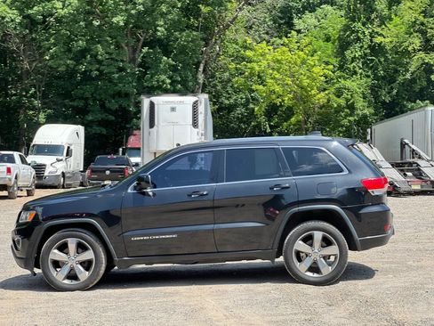 Used 2015 Jeep Grand Cherokee Laredo w/ Quick Order Package 23E AWD/4WD image 3