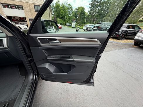 Used 2019 Volkswagen Atlas SE w/ Panoramic Sunroof Package AWD/4WD image 9