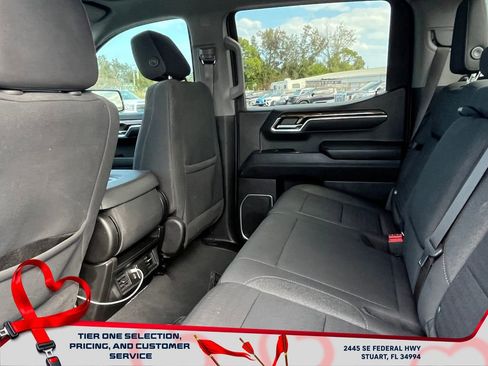 Used 2023 GMC Sierra 1500 Elevation image 12