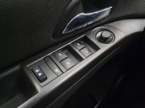 Used 2016 Chevrolet Cruze LT image 27