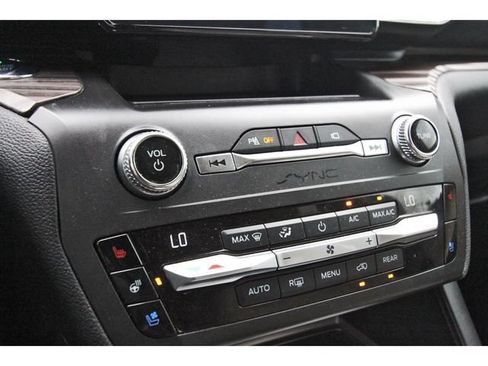 Used 2020 Ford Explorer Limited RWD image 25