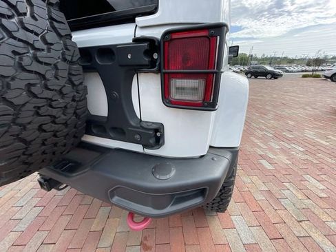 Used 2018 Jeep Wrangler Unlimited Rubicon image 19