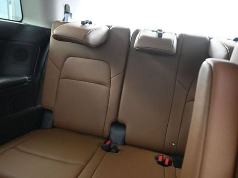 Used 2025 Nissan Pathfinder Platinum FWD image 30
