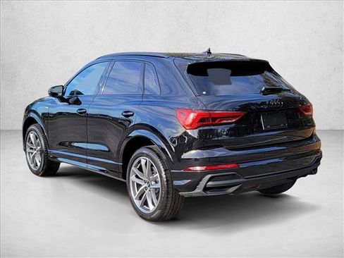 Used 2025 Audi Q3 2.0T Premium w/ Black Optic Sport Package image 8