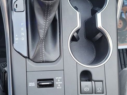 Used 2022 Toyota Highlander LE image 16