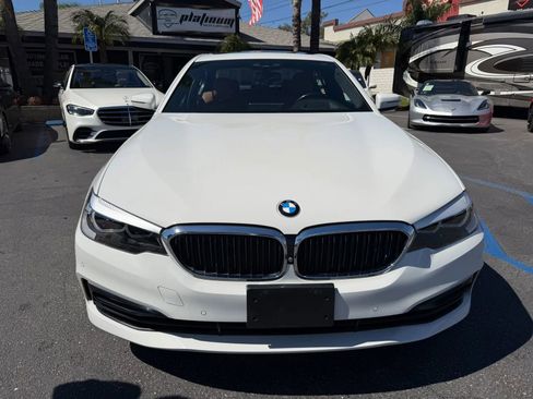 Used 2018 BMW 530e w/ Premium Package image 2