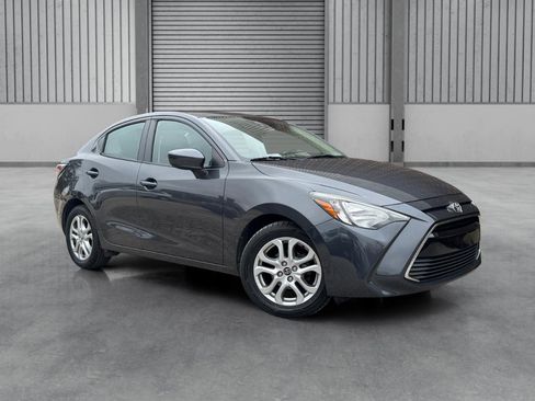 Used 2018 Toyota Yaris iA image 36