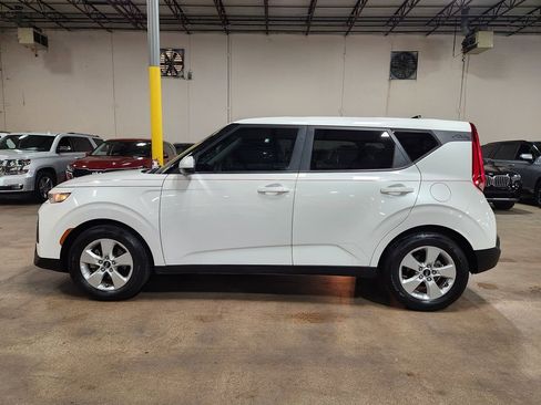 Used 2021 Kia Soul LX image 7